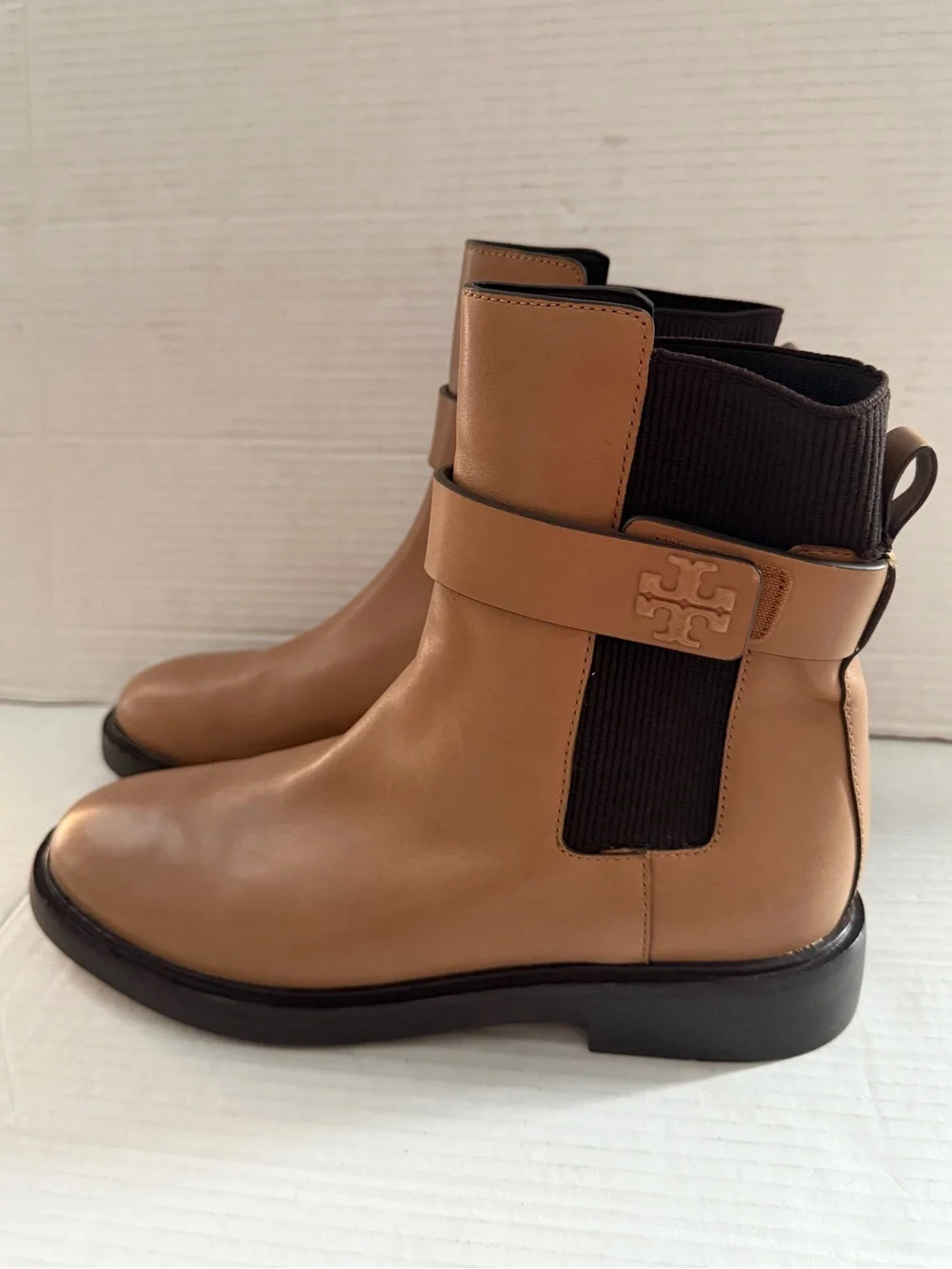 Tory Burch Double T Chelsea leather Boots Size 10.5 Almond Flour/Coco Color